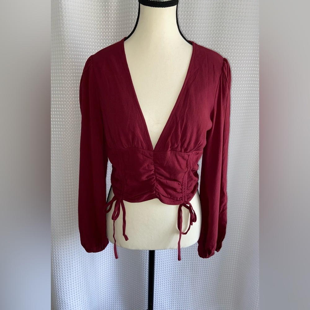 m.n.i Los Angeles Maroon‎ Ruched Cropped Blouse Size M